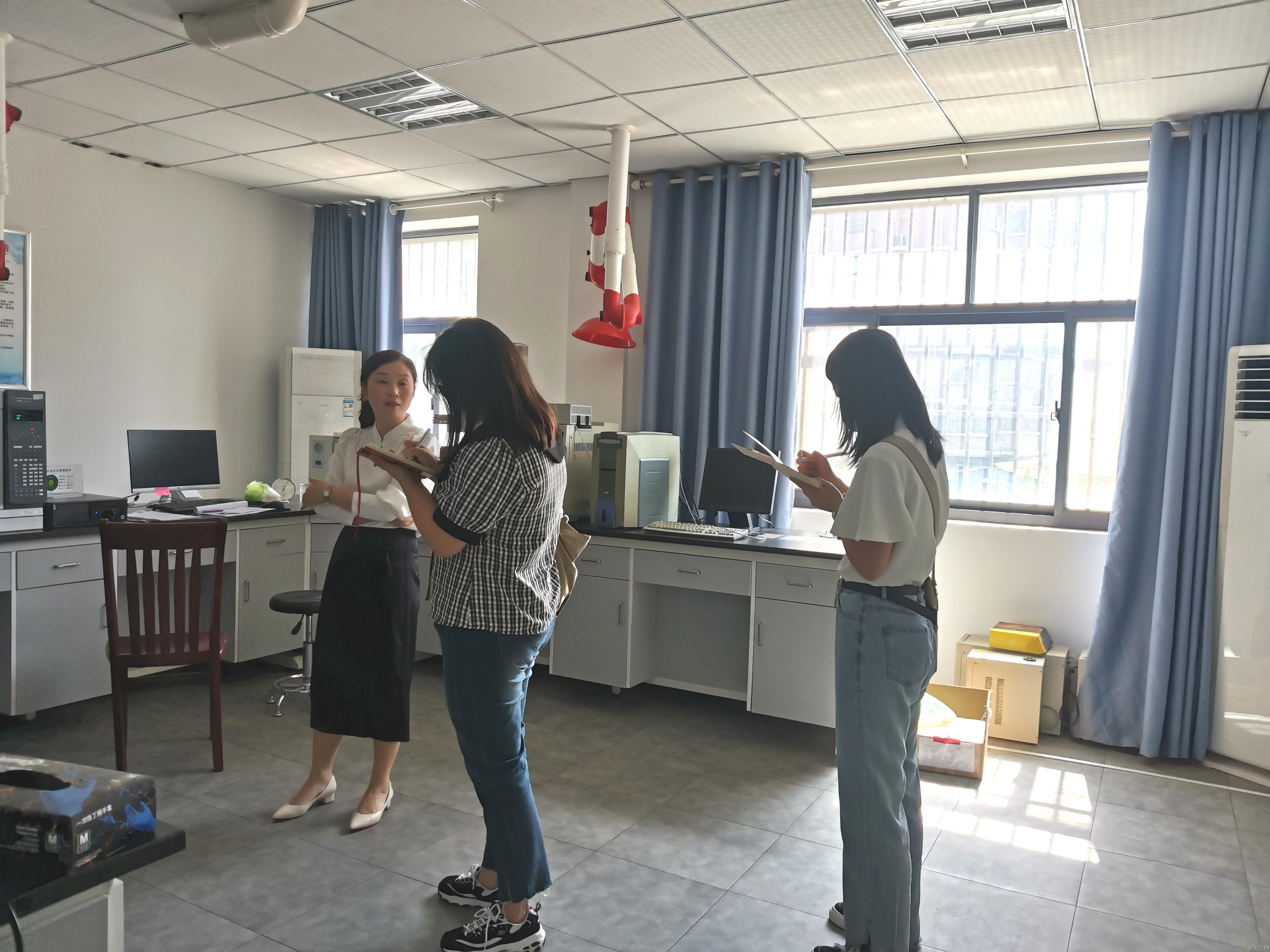 农检中心参观2.jpg
